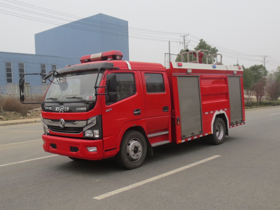 東風(fēng)大卡泡沫消防車(chē)（5噸）