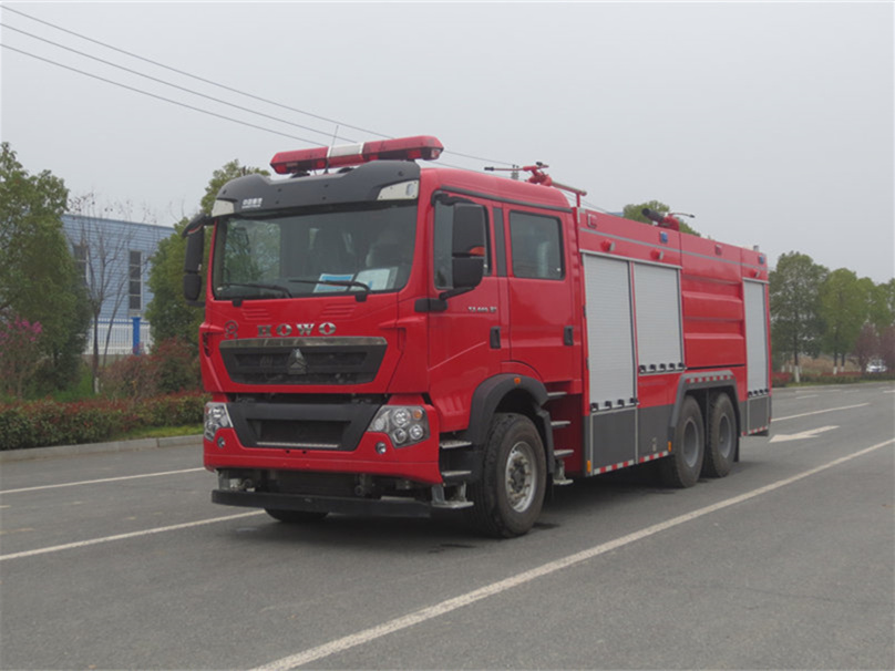 豪沃后雙橋干粉泡沫水三聯(lián)用消防車（10噸）