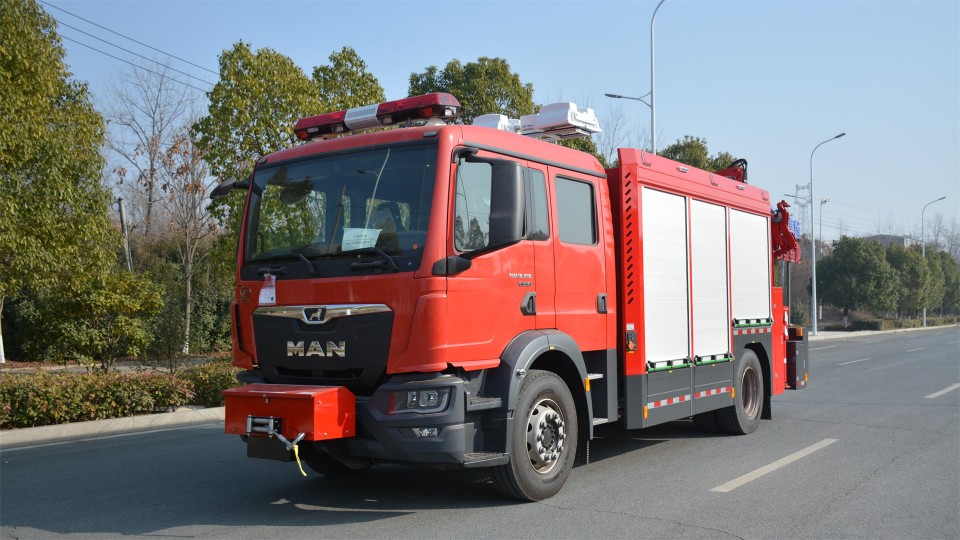 MAN化學(xué)事故搶險(xiǎn)救援消防車(chē)
